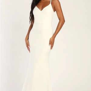 White peekaboo back dress